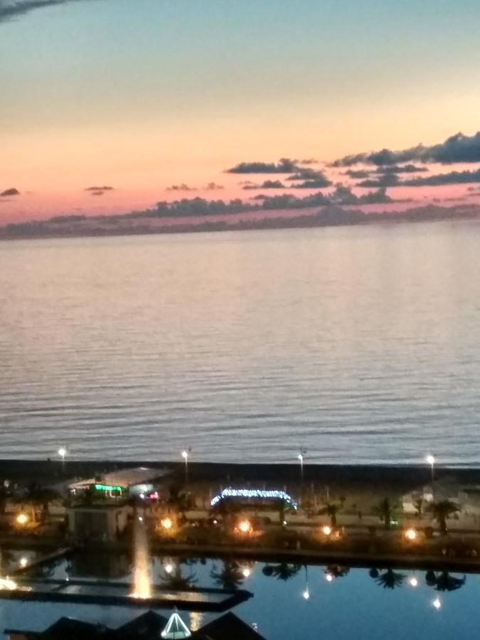 Апартамент С Видом На Море Batumi Kültér fotó