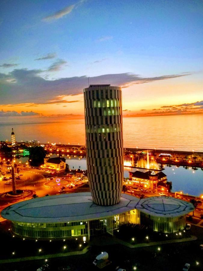 Апартамент С Видом На Море Batumi Kültér fotó